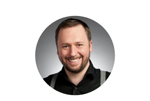 speaker_card_oliver_V2